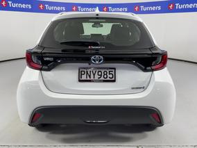 Photo '6' of Toyota Yaris