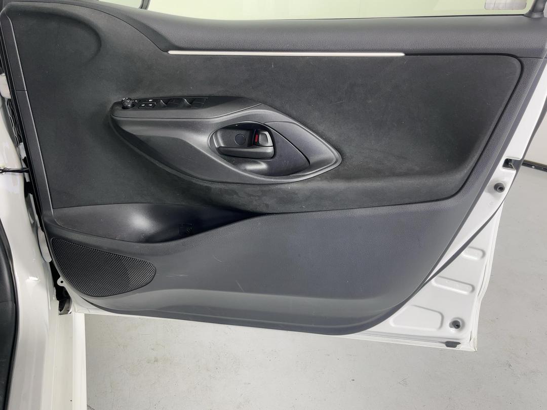 Photo '15' of Toyota Yaris