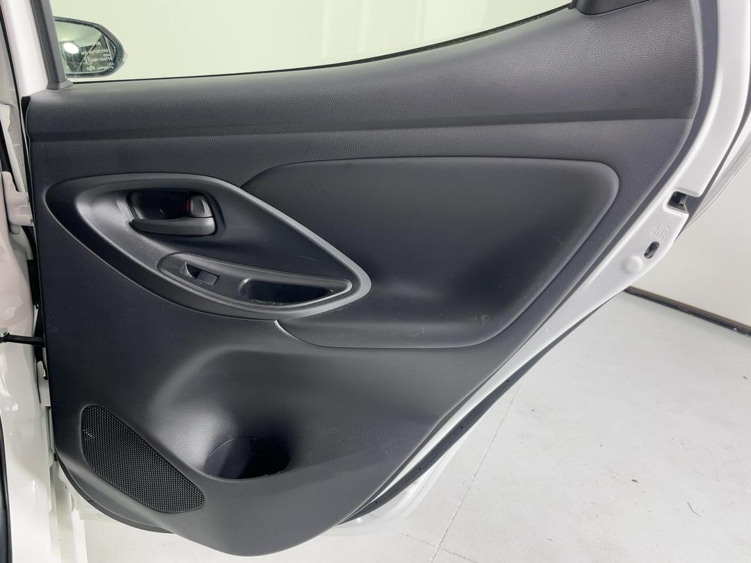 Photo '19' of Toyota Yaris