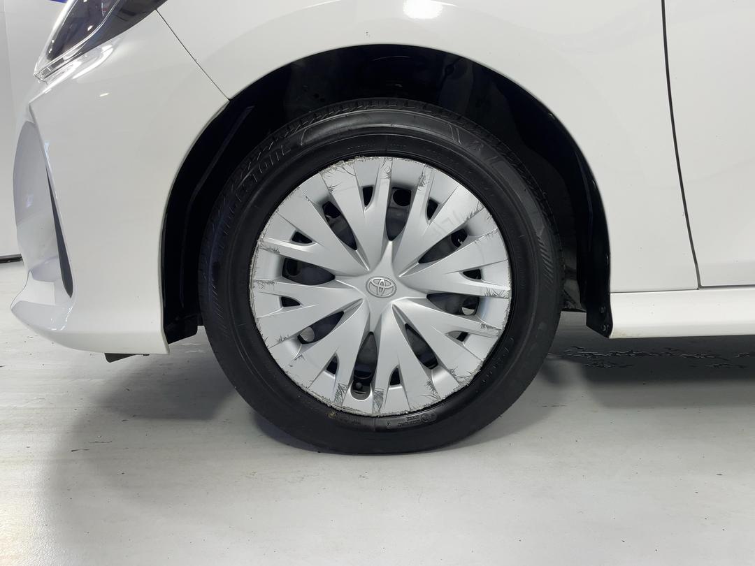 Photo '10' of Toyota Yaris