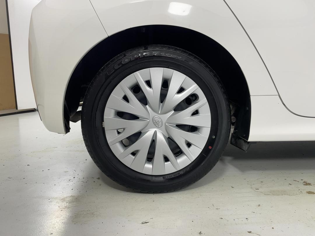 Photo '12' of Toyota Yaris
