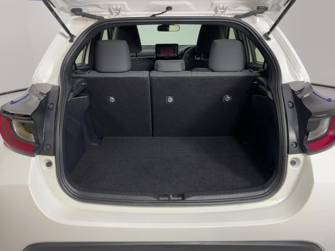 Photo '14' of Toyota Yaris