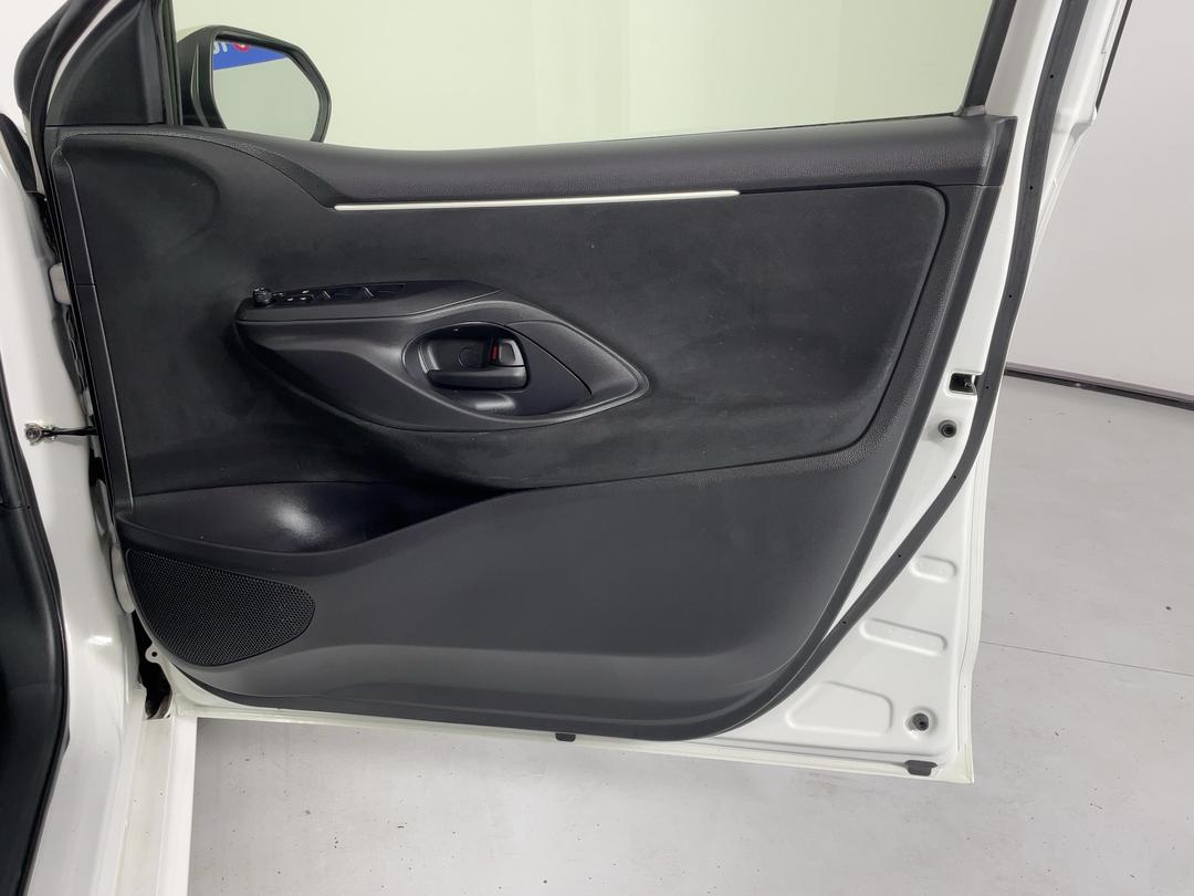 Photo '15' of Toyota Yaris