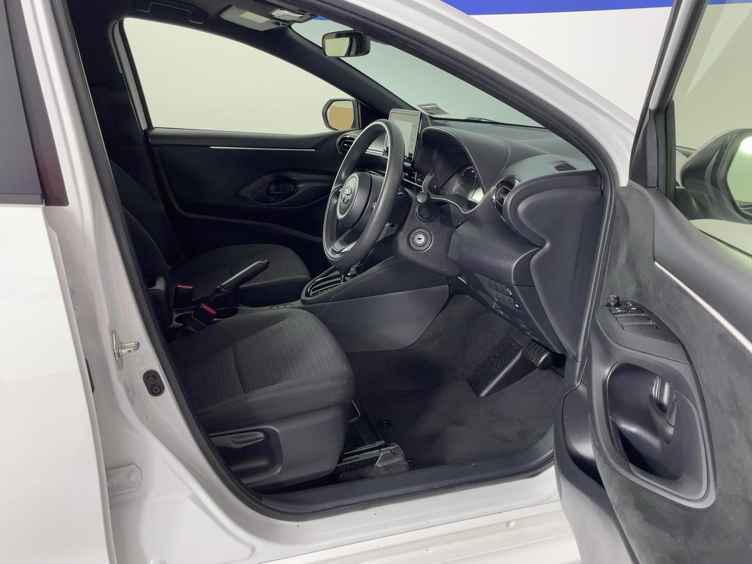 Photo '16' of Toyota Yaris