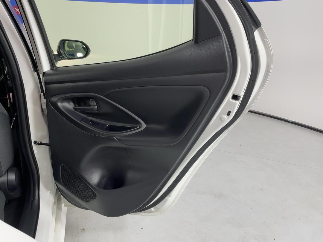 Photo '19' of Toyota Yaris