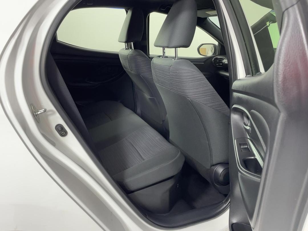 Photo '20' of Toyota Yaris