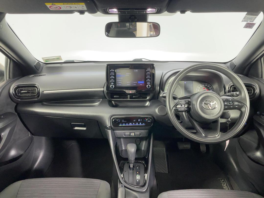 Photo '17' of Toyota Yaris