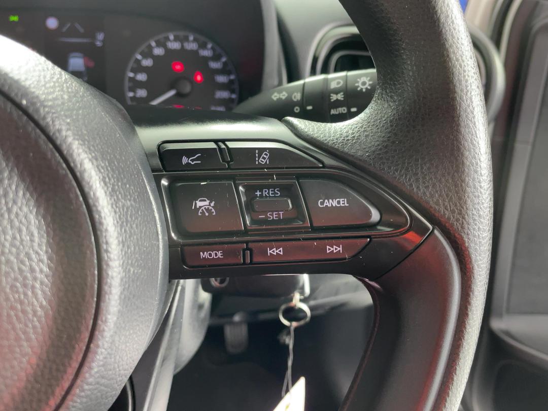 Photo '24' of Toyota Yaris