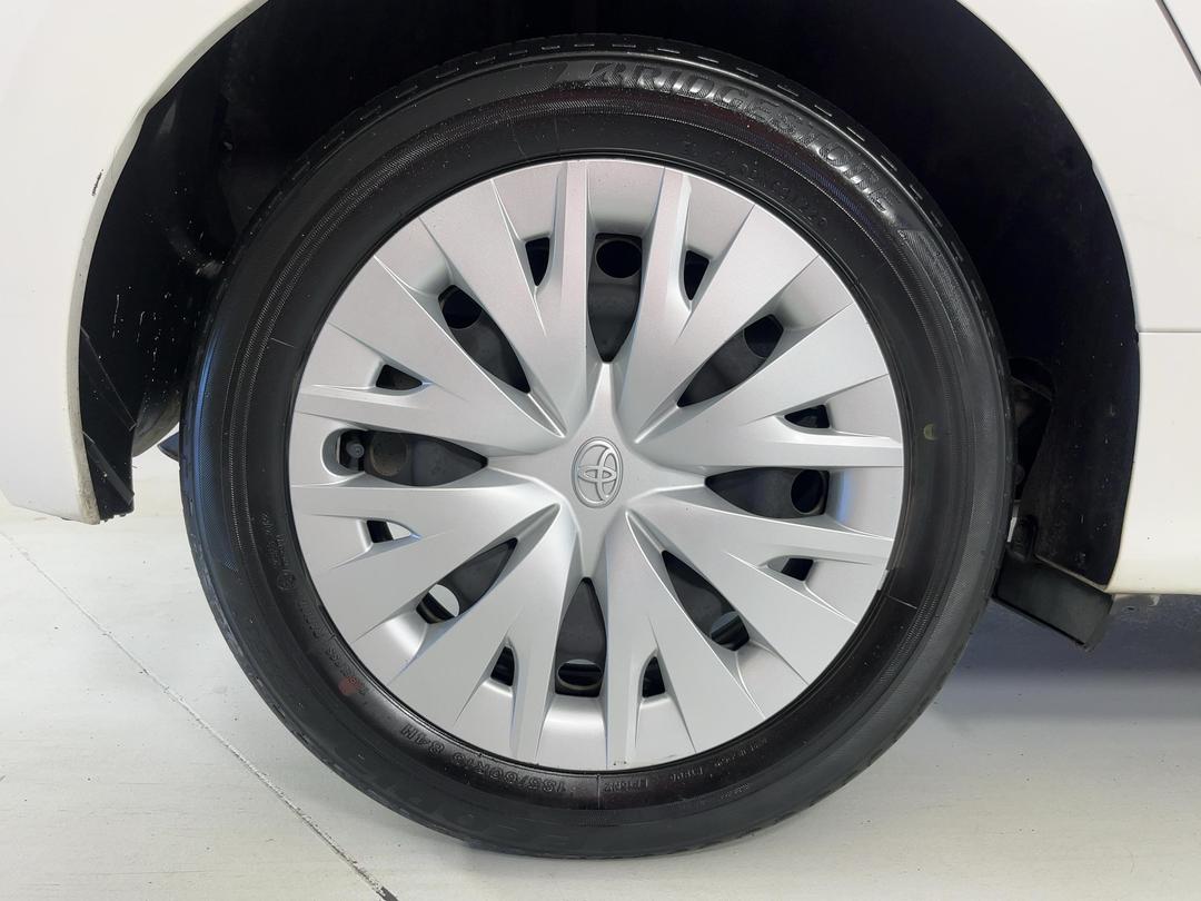 Photo '12' of Toyota Yaris