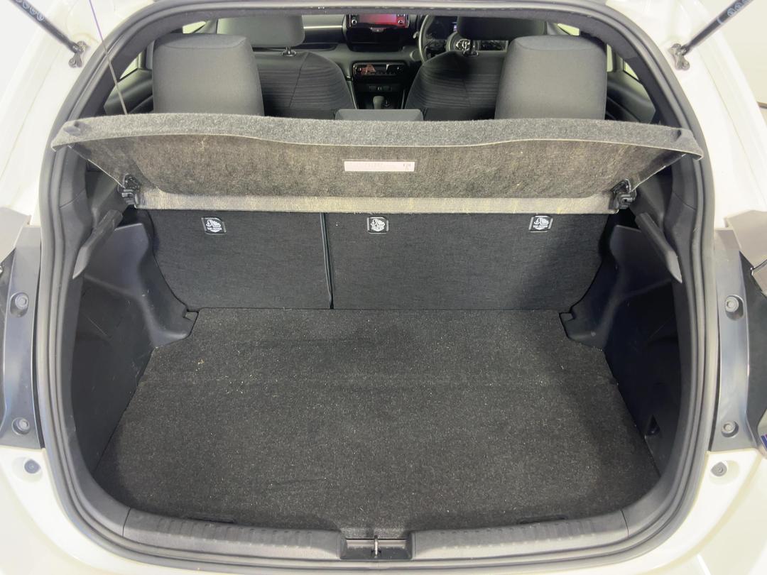 Photo '14' of Toyota Yaris