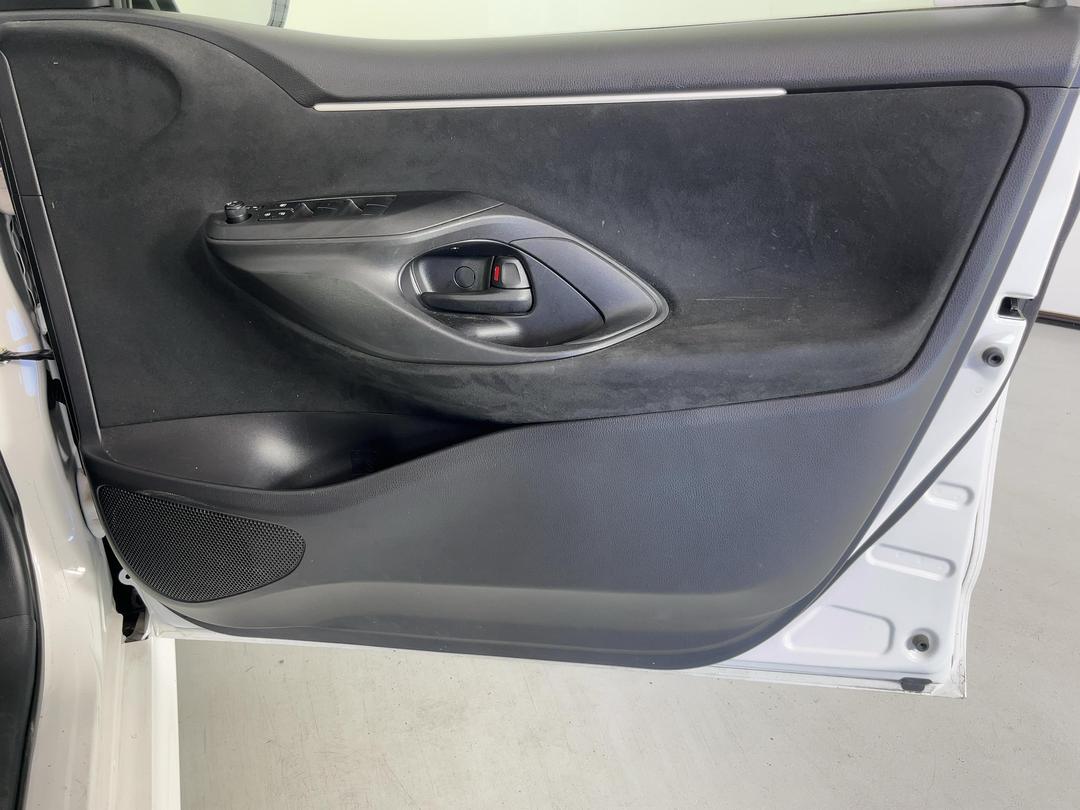 Photo '15' of Toyota Yaris