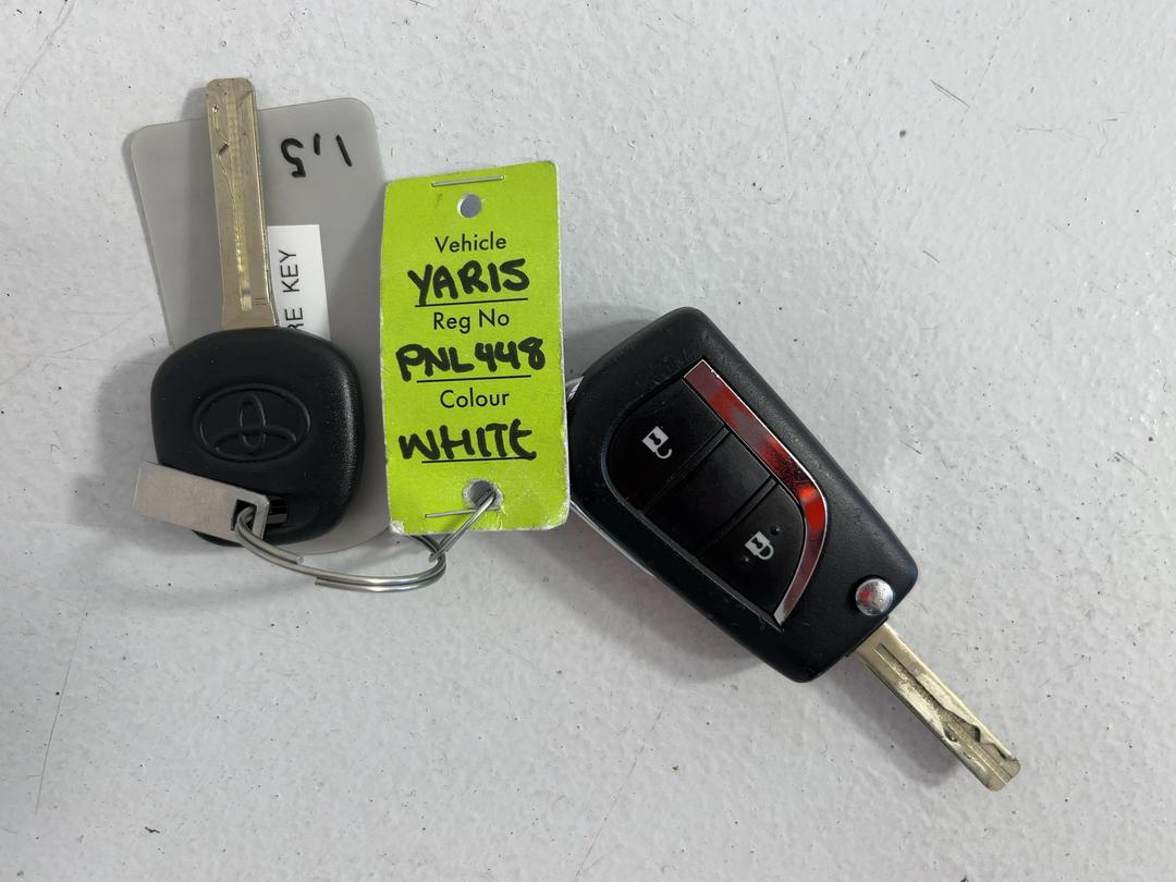 Photo '22' of Toyota Yaris