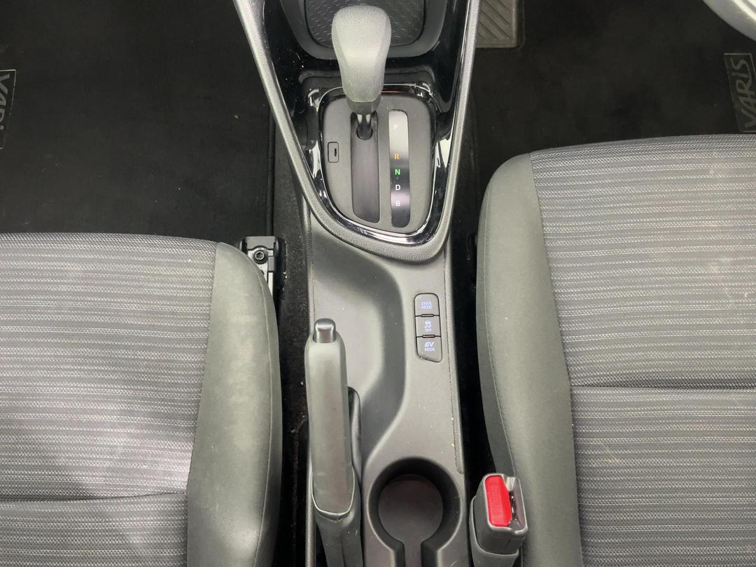 Photo '18' of Toyota Yaris