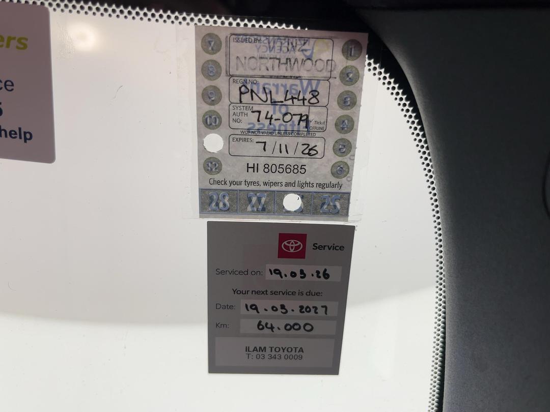 Photo '28' of Toyota Yaris