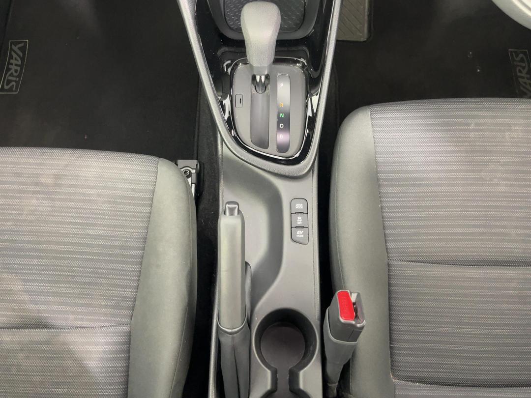 Photo '18' of Toyota Yaris