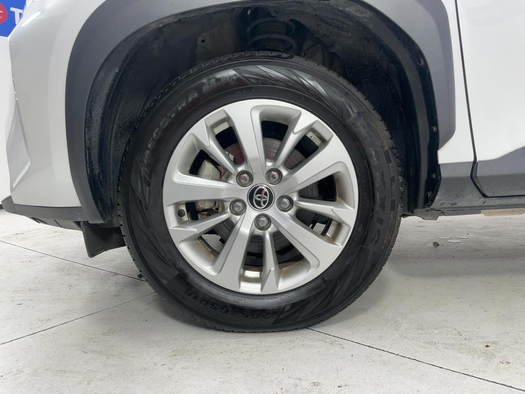 Photo '10' of Toyota Yaris Cross