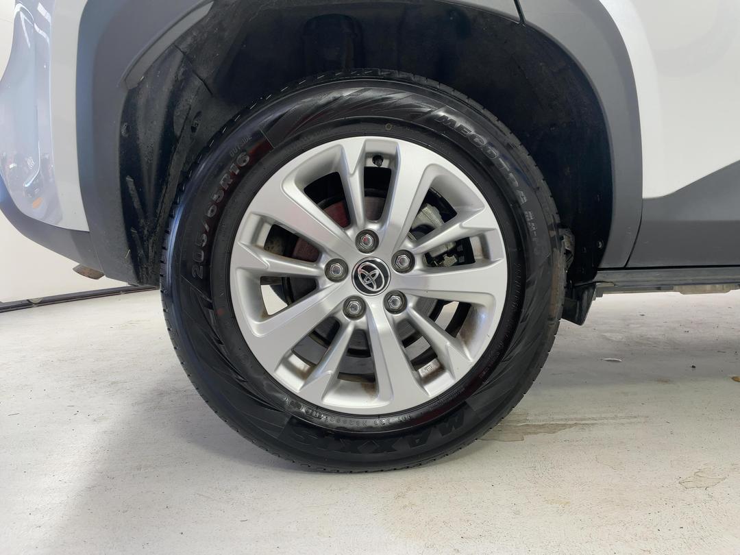 Photo '12' of Toyota Yaris Cross