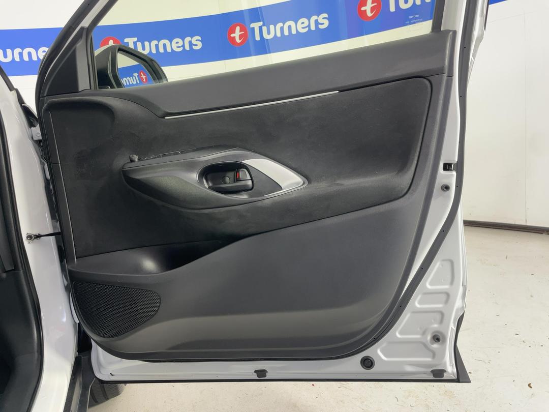 Photo '15' of Toyota Yaris Cross