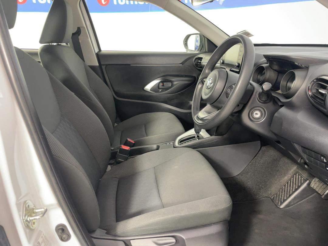 Photo '16' of Toyota Yaris Cross