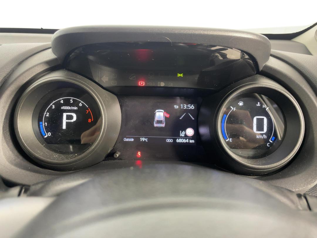 Photo '21' of Toyota Yaris Cross