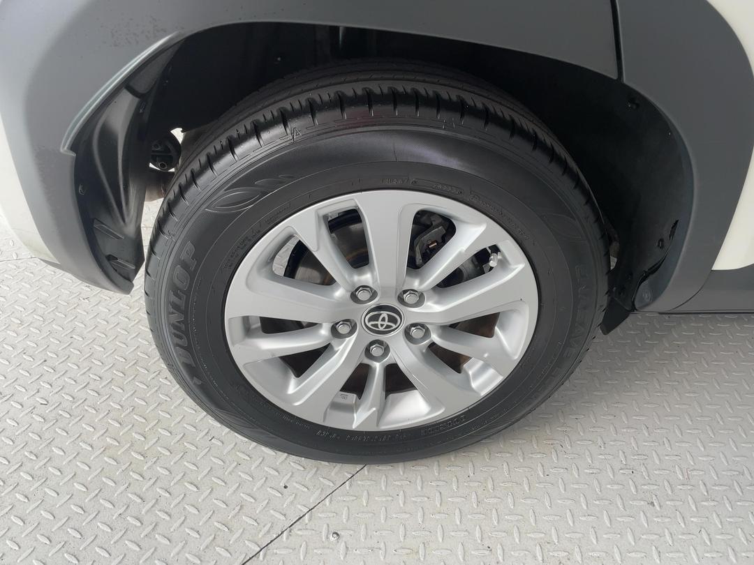 Photo '12' of Toyota Yaris Cross