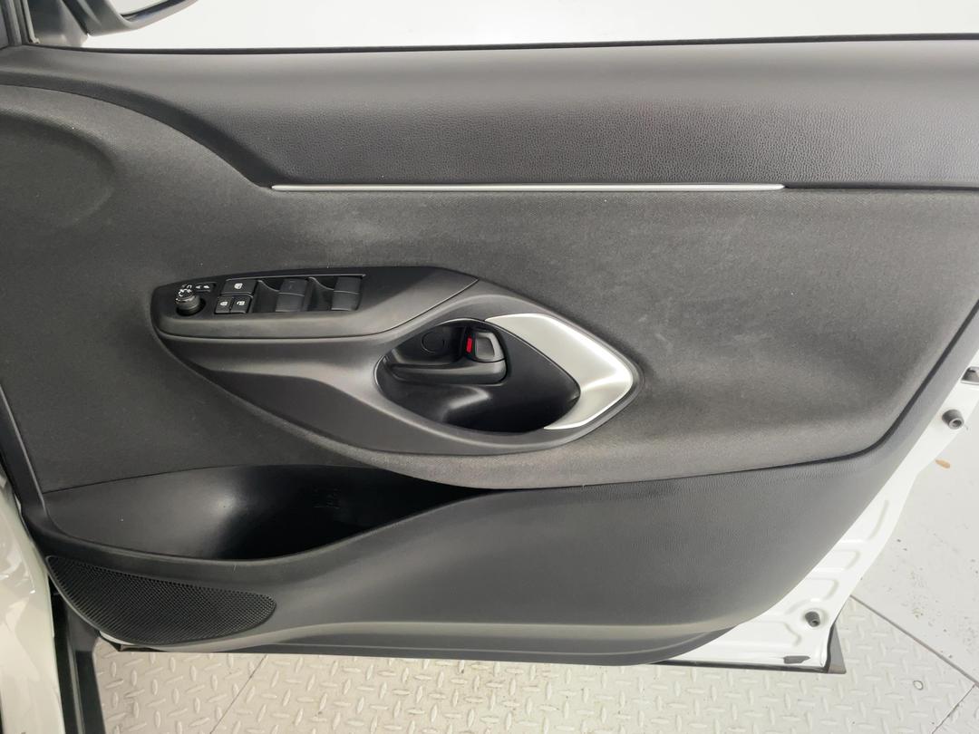 Photo '15' of Toyota Yaris Cross
