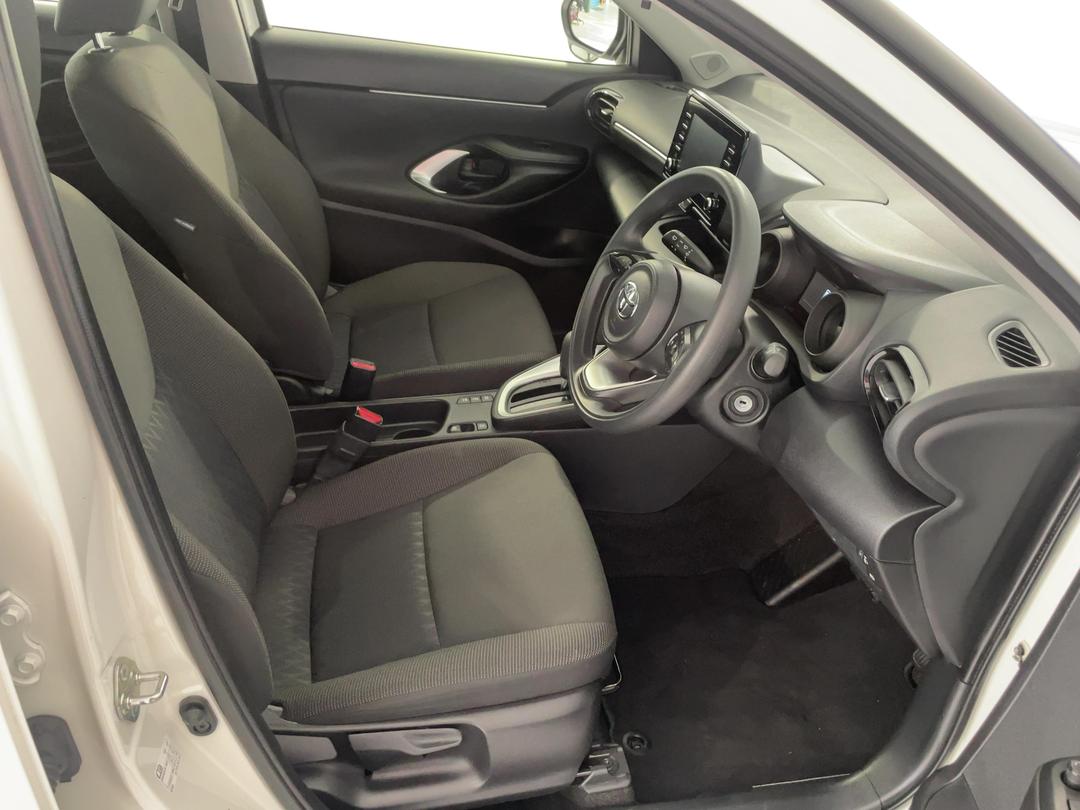 Photo '16' of Toyota Yaris Cross