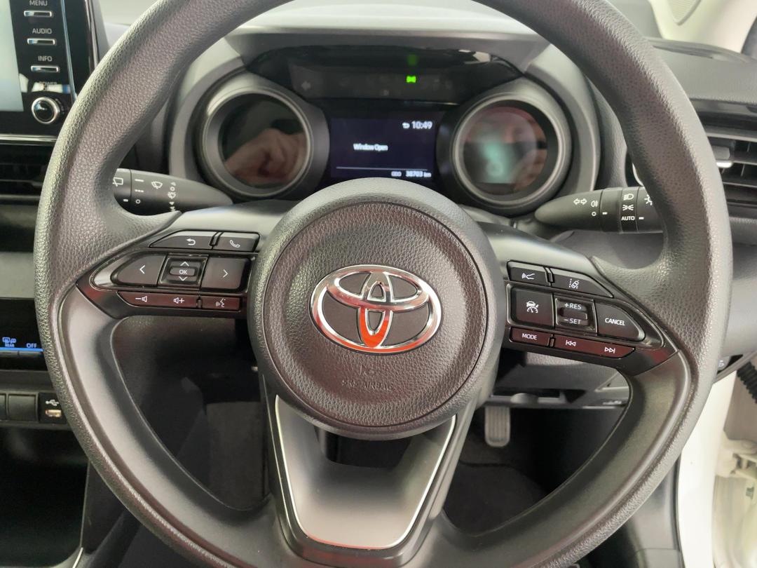 Photo '27' of Toyota Yaris Cross