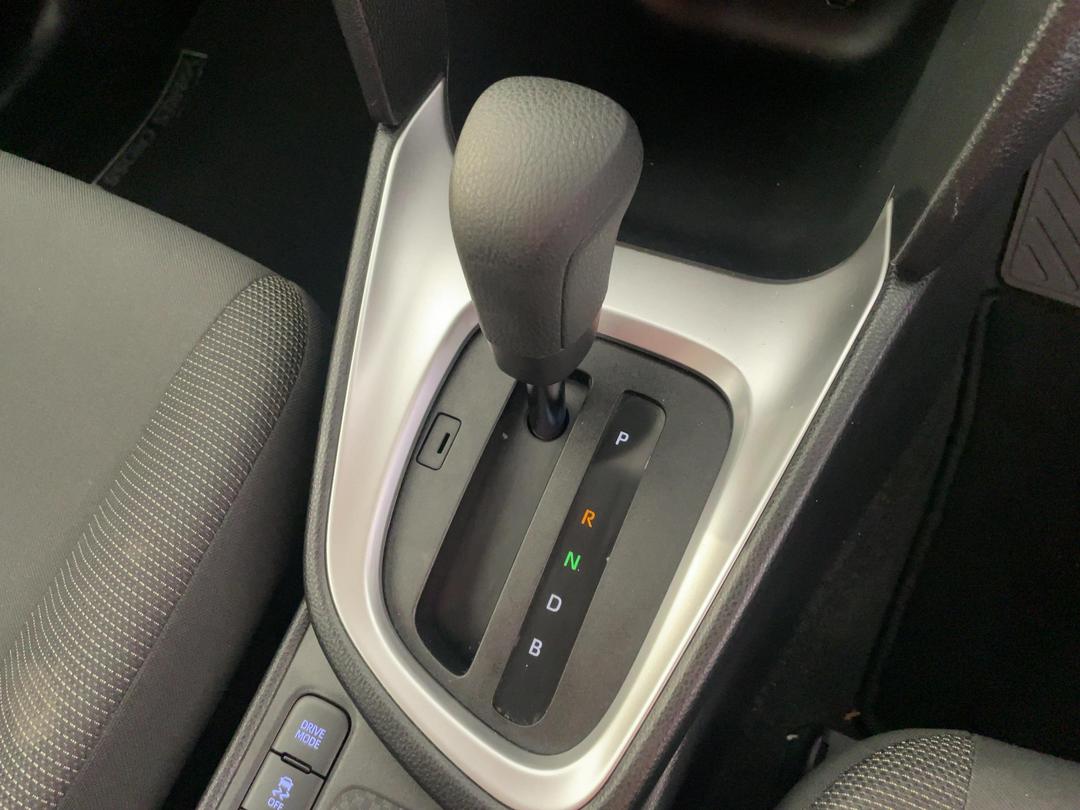 Photo '31' of Toyota Yaris Cross