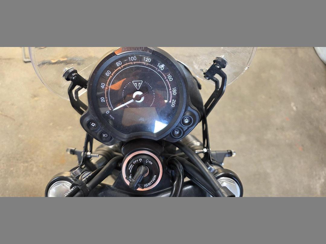 Photo '8' of Triumph STREET SCRAMBLER