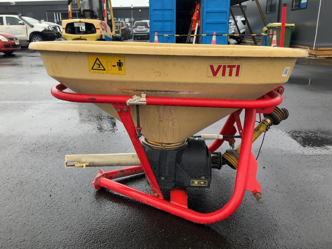 Photo '5' of Vicom Pendulum Spreader Spreader