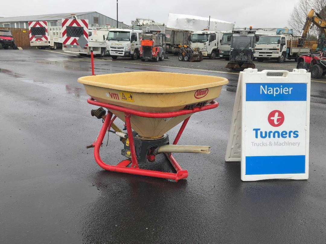 Photo '1' of Vicom Pendulum Spreader Spreader