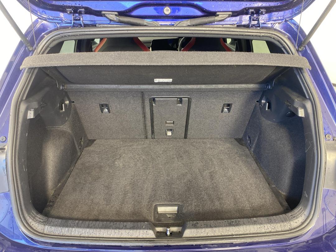 Photo '14' of Volkswagen Golf