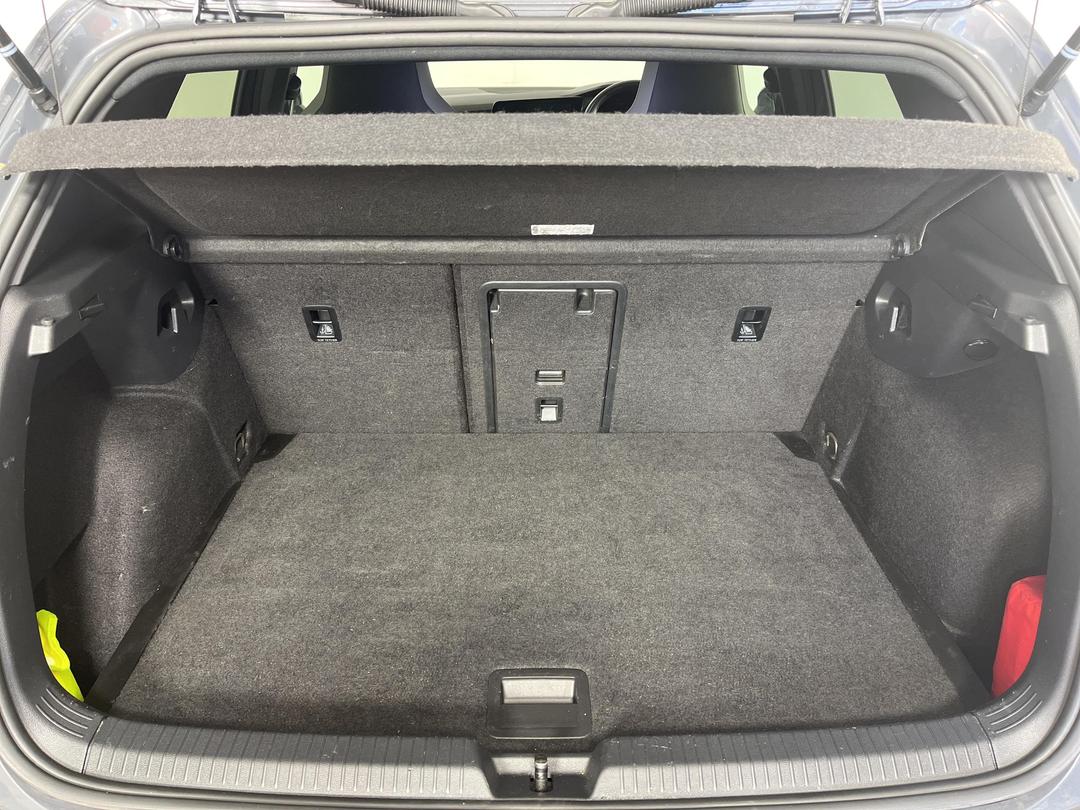 Photo '14' of Volkswagen Golf