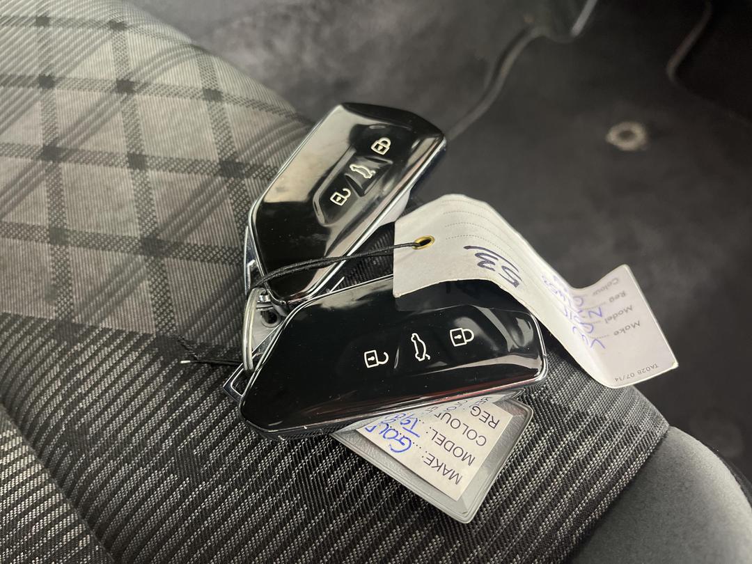 Photo '22' of Volkswagen Golf