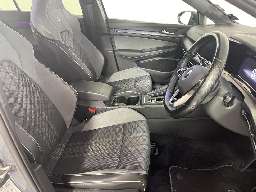 Photo '16' of Volkswagen Golf