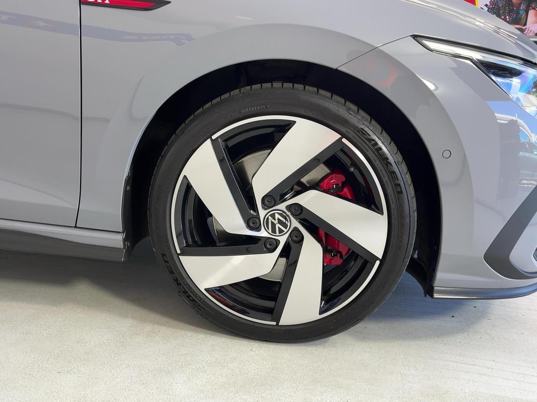 Photo '9' of Volkswagen Golf