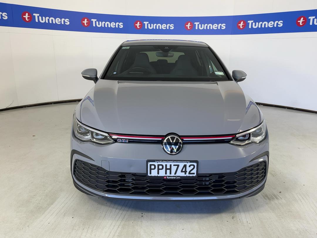 Photo '2' of Volkswagen Golf