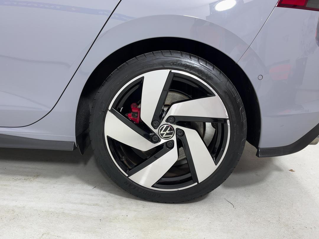 Photo '11' of Volkswagen Golf