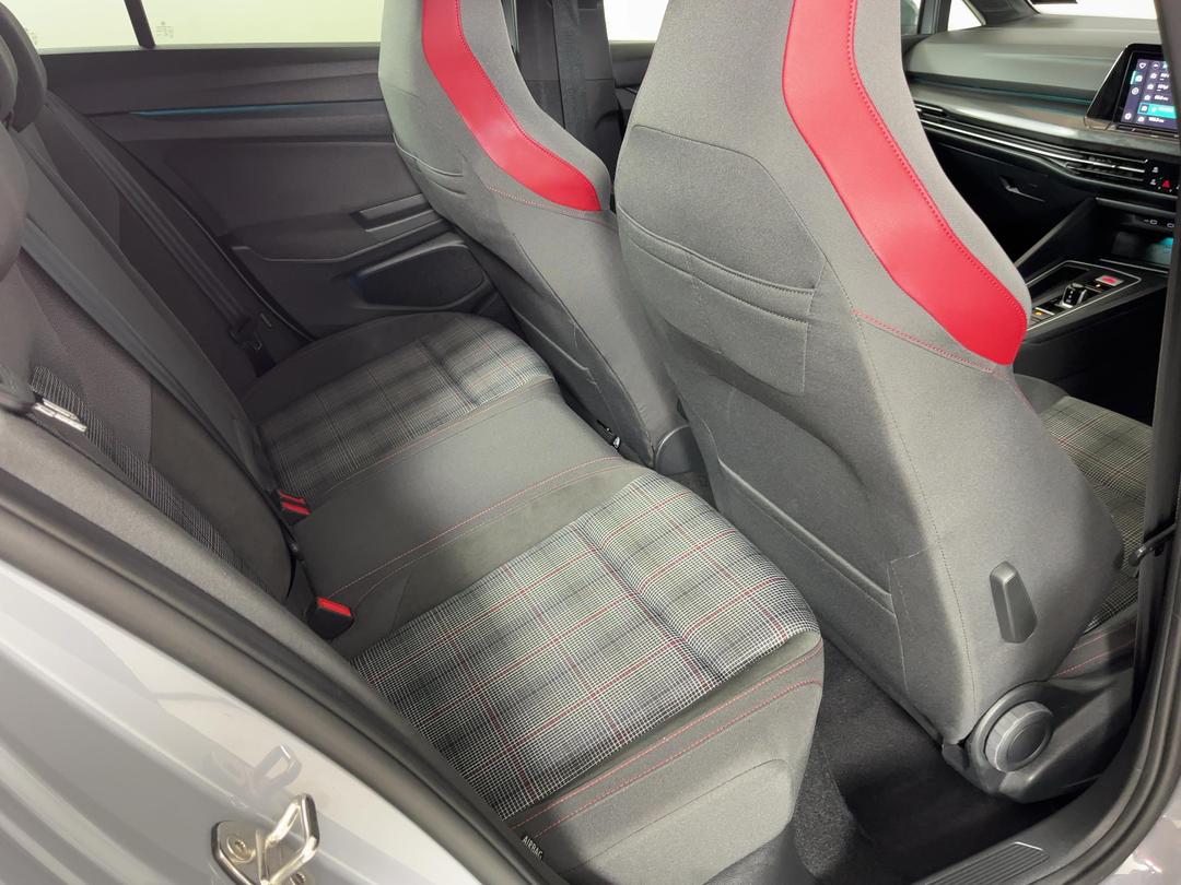 Photo '20' of Volkswagen Golf