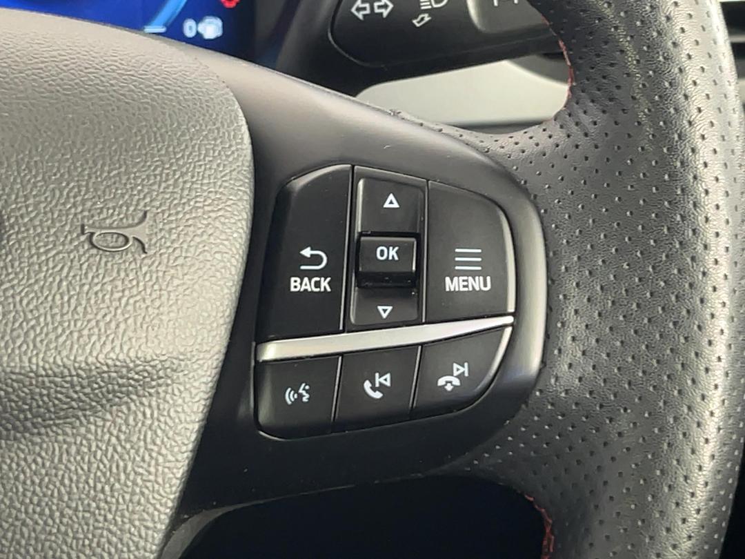 Photo '27' of Ford Escape