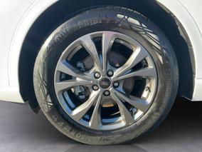 Photo '10' of Ford Escape