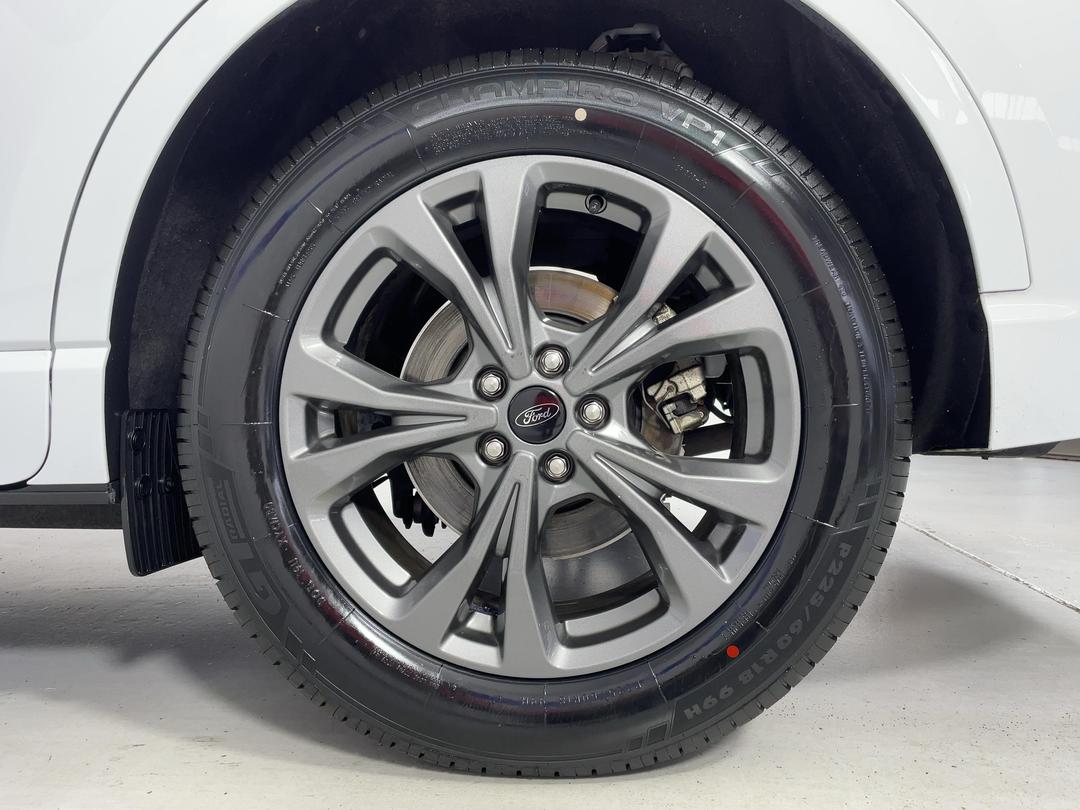 Photo '11' of Ford Escape