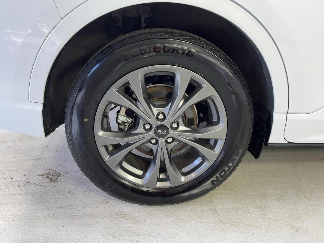 Photo '12' of Ford Escape