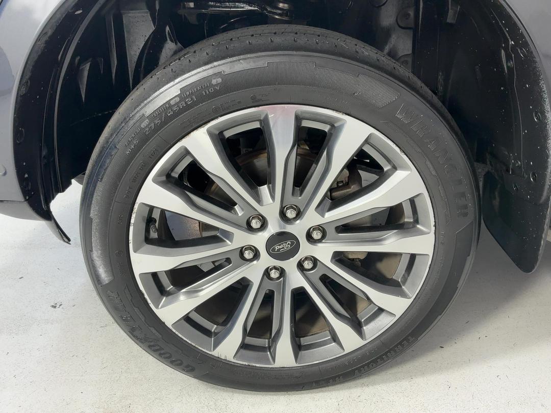 Photo '10' of Ford Everest