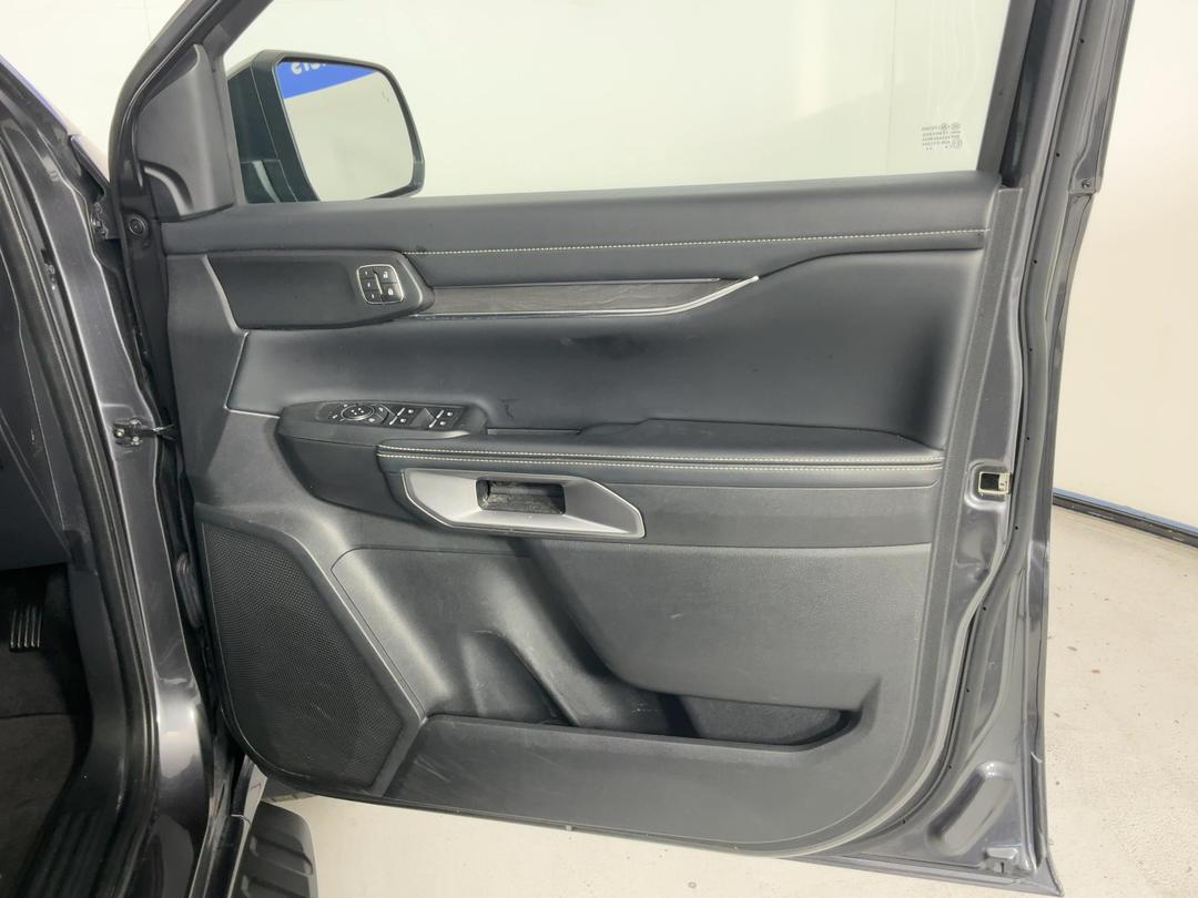 Photo '15' of Ford Everest