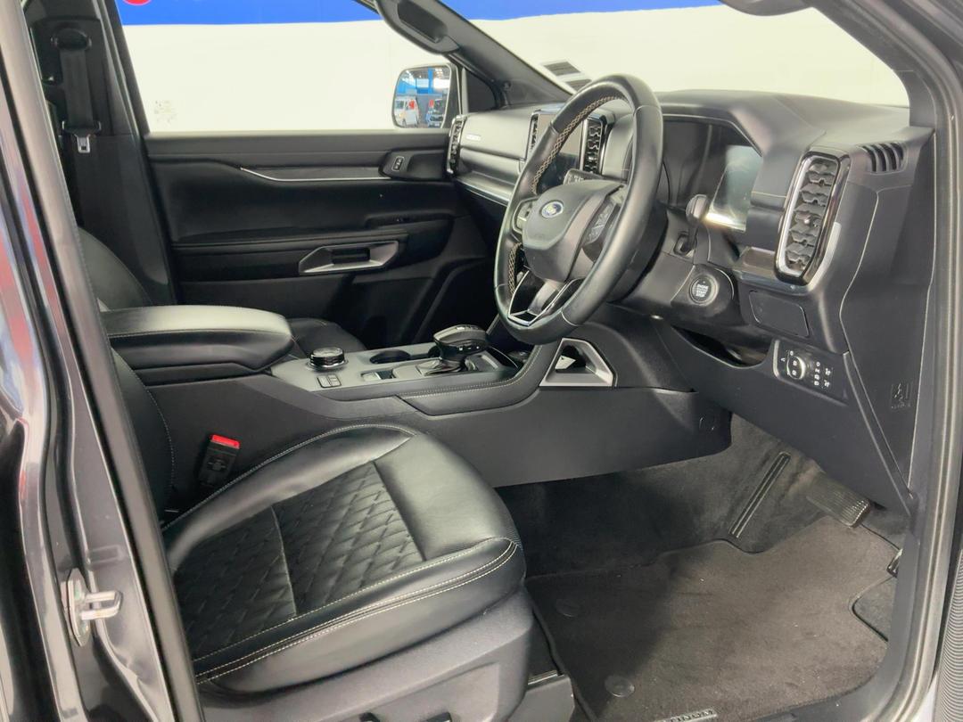 Photo '16' of Ford Everest