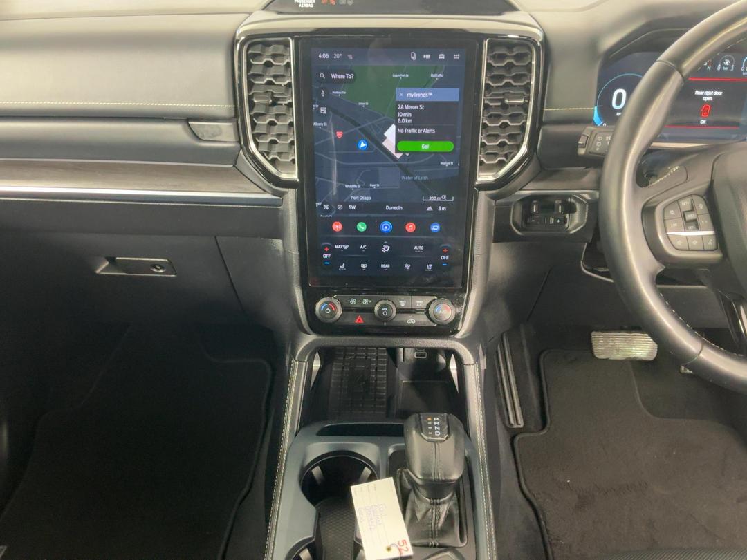 Photo '18' of Ford Everest