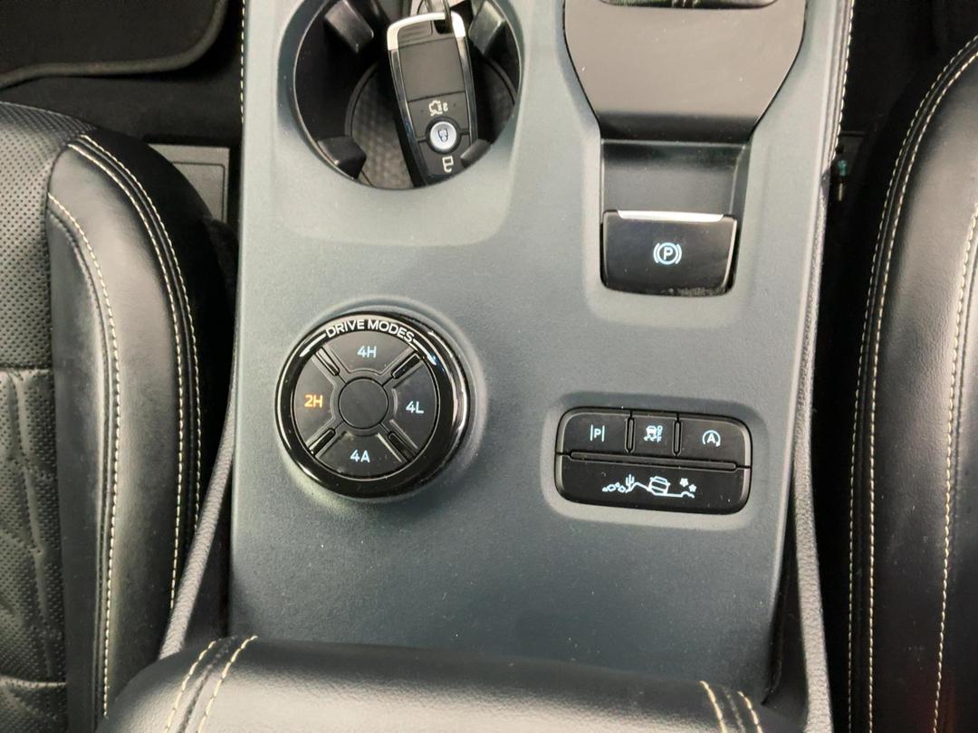 Photo '23' of Ford Everest