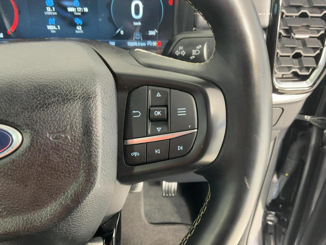 Photo '25' of Ford Everest